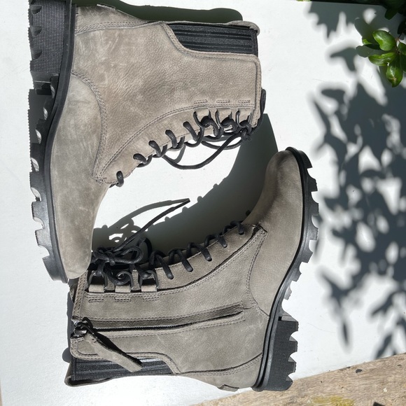 SOREL🍂🍁Phoenix Lace Up boots Sz 7 - Picture 12 of 12